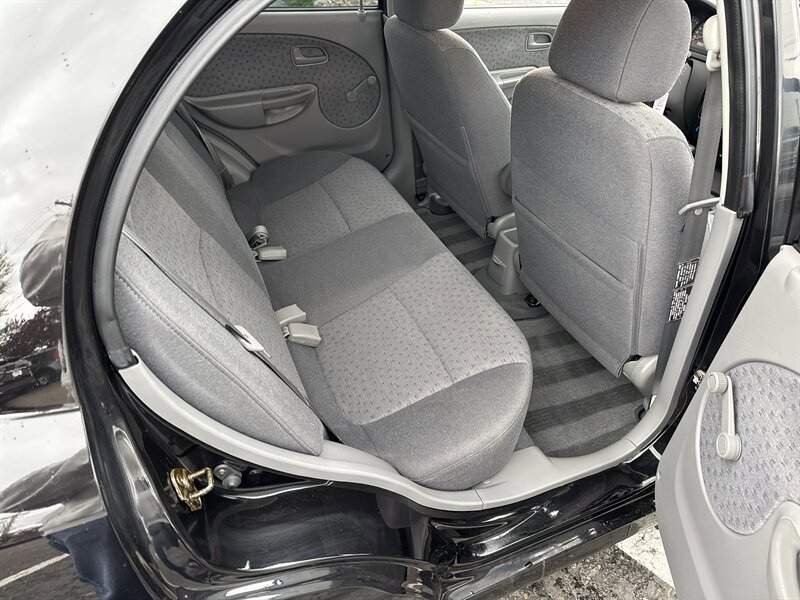 Used 2005 Kia Rio Sedan image 19