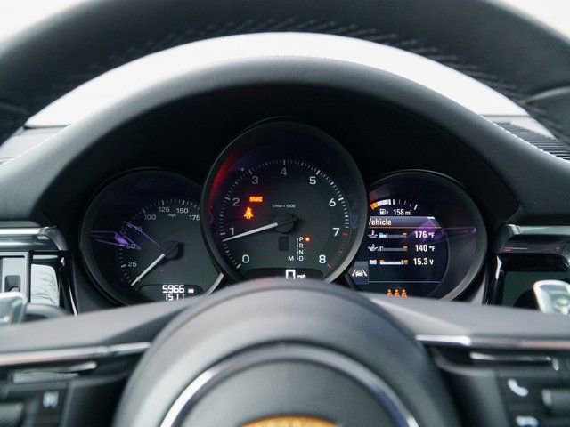 Certified 2025 Porsche Macan image 24