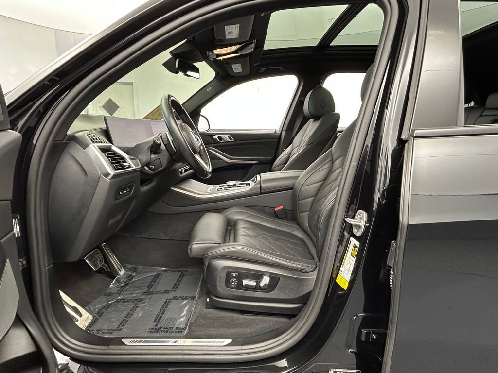 Used 2024 BMW X5 sDrive40i w/ M Sport Package image 13