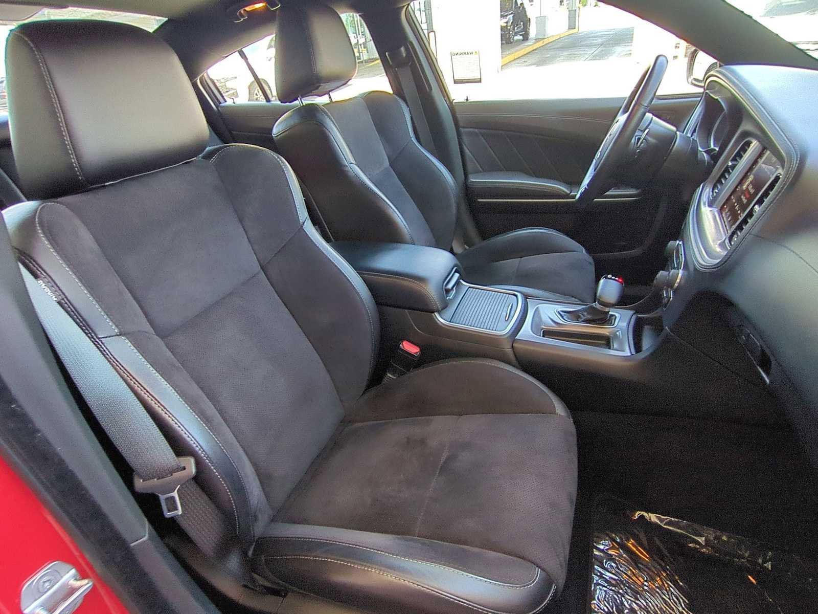 Used 2022 Dodge Charger R/T w/ Plus Group RWD image 25