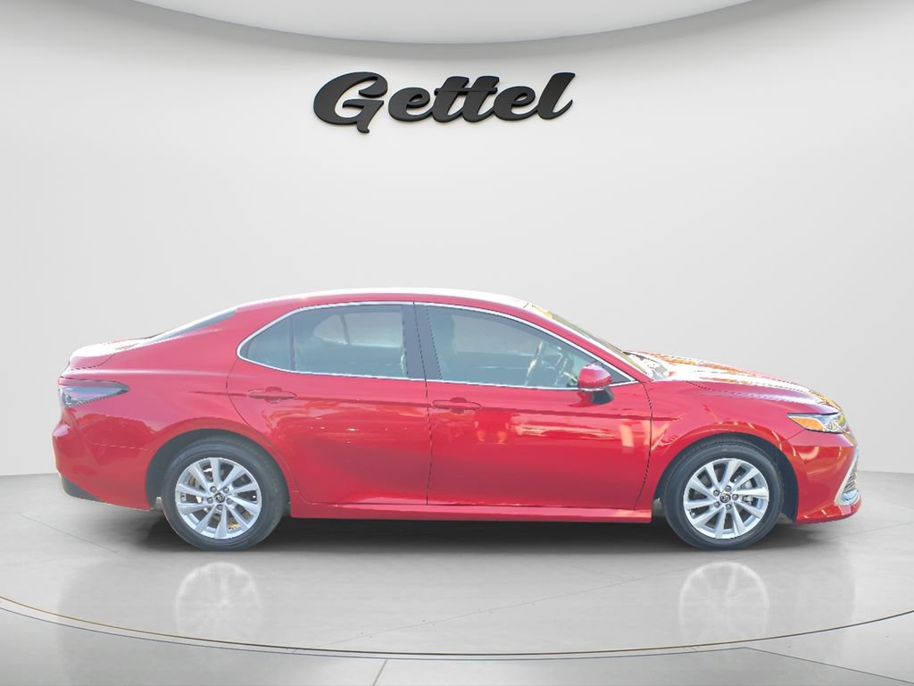 Used 2023 Toyota Camry LE w/ Convenience Package FWD image 4