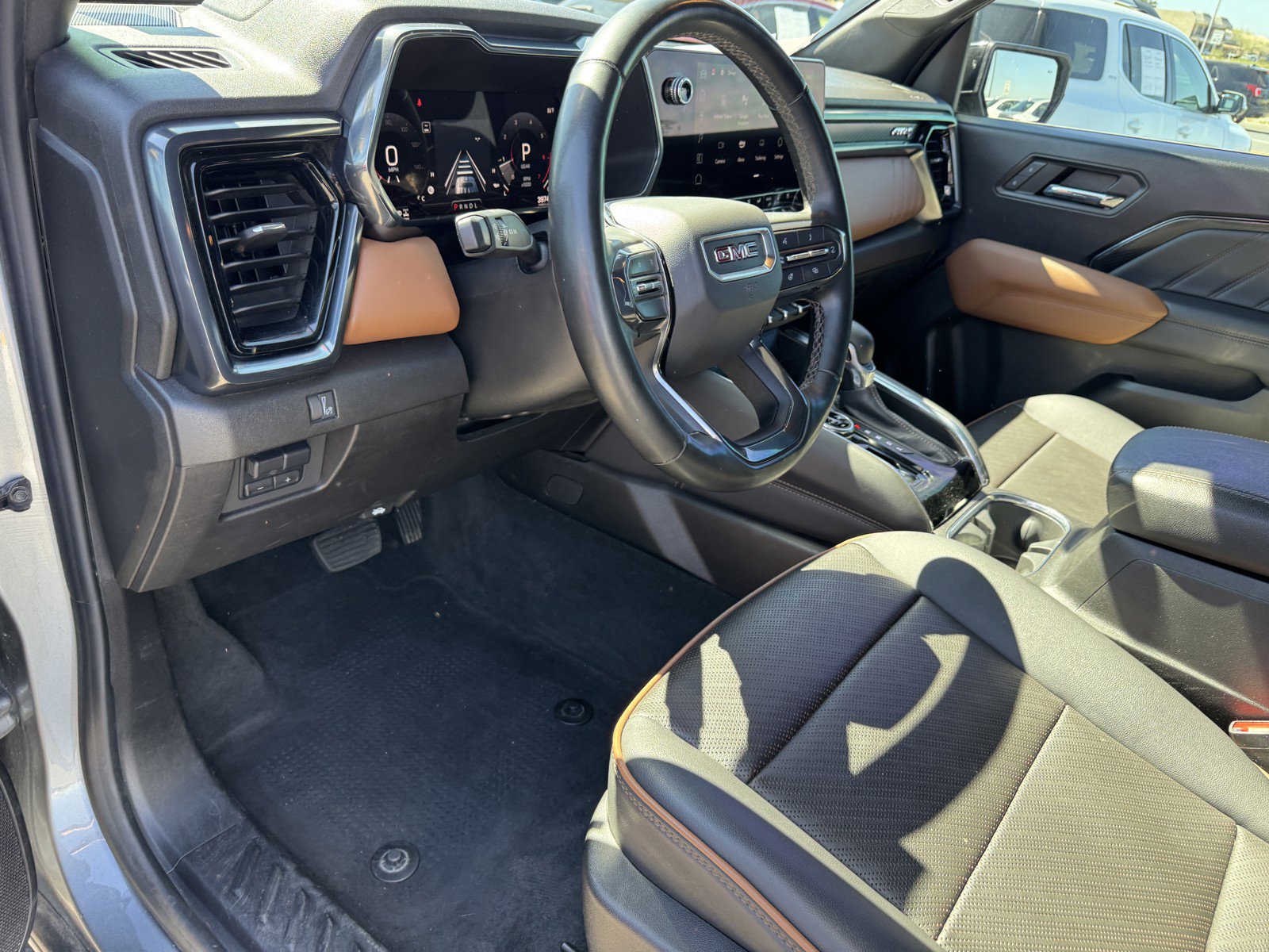 Used 2024 GMC Canyon AT4 w/ AT4 Premium Package image 16