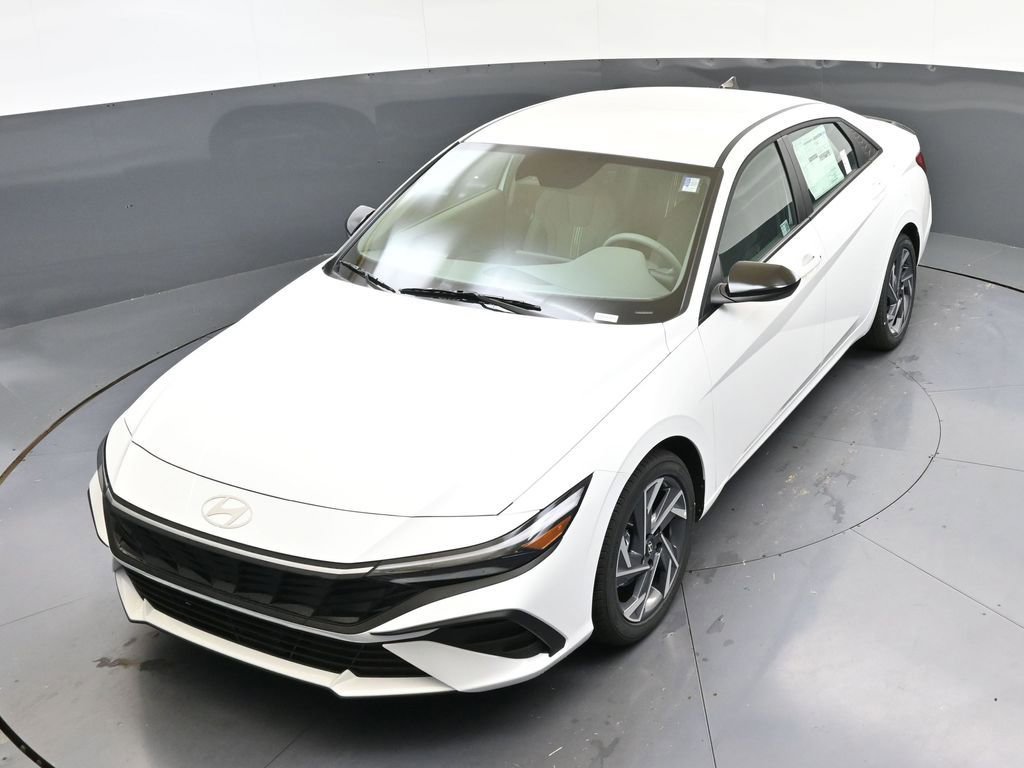 Certified 2025 Hyundai Elantra Sport FWD image 41