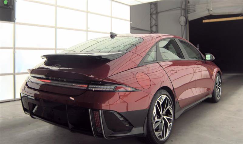 Used 2023 Hyundai Ioniq 6 SEL RWD image 4