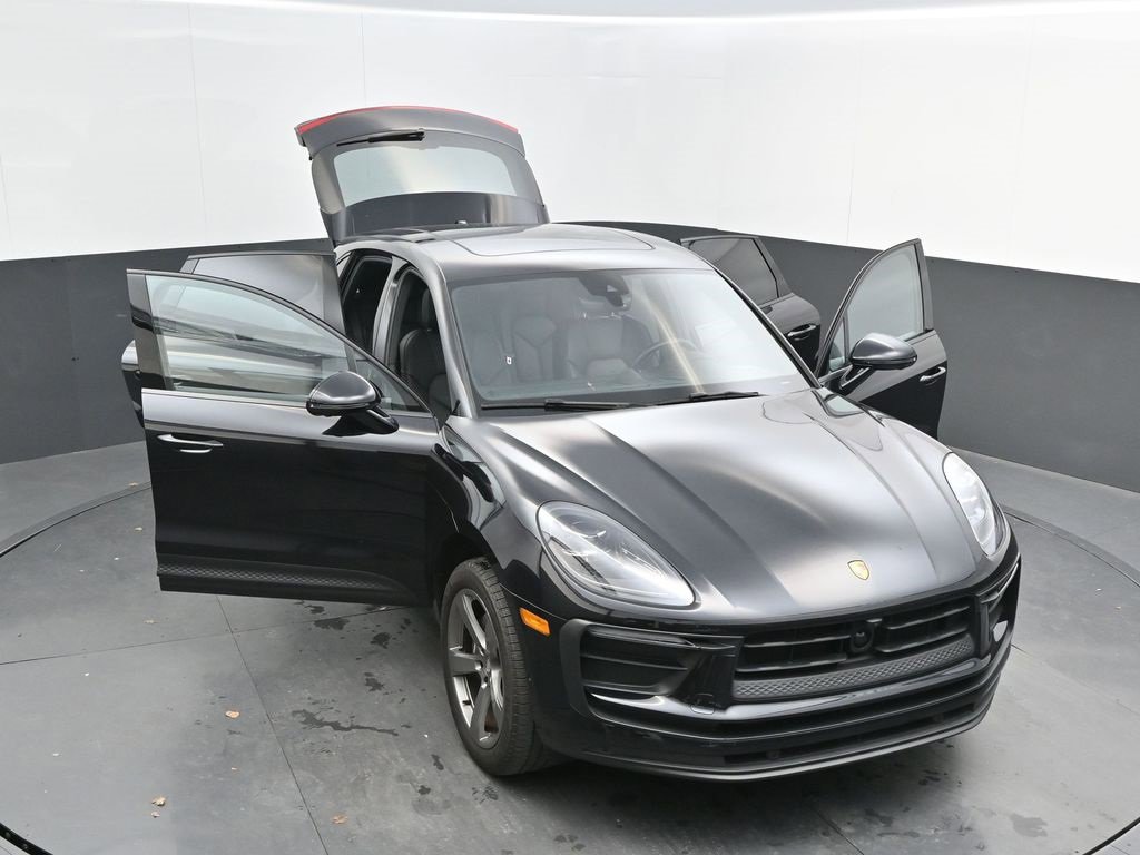 Used 2023 Porsche Macan Turbo image 24