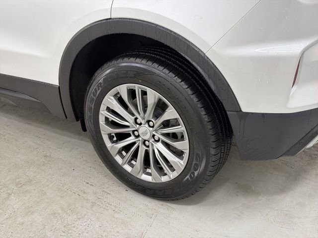 Certified 2024 Cadillac XT4 Premium Luxury w/ Cold Weather Package image 17