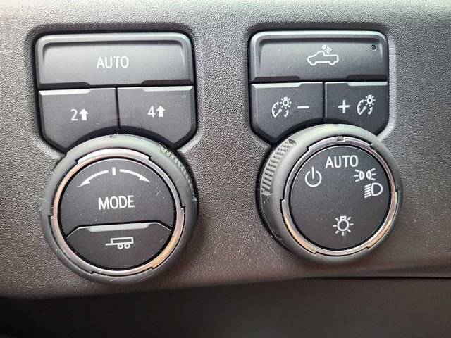 Used 2025 Chevrolet Silverado 1500 LT AWD/4WD image 32