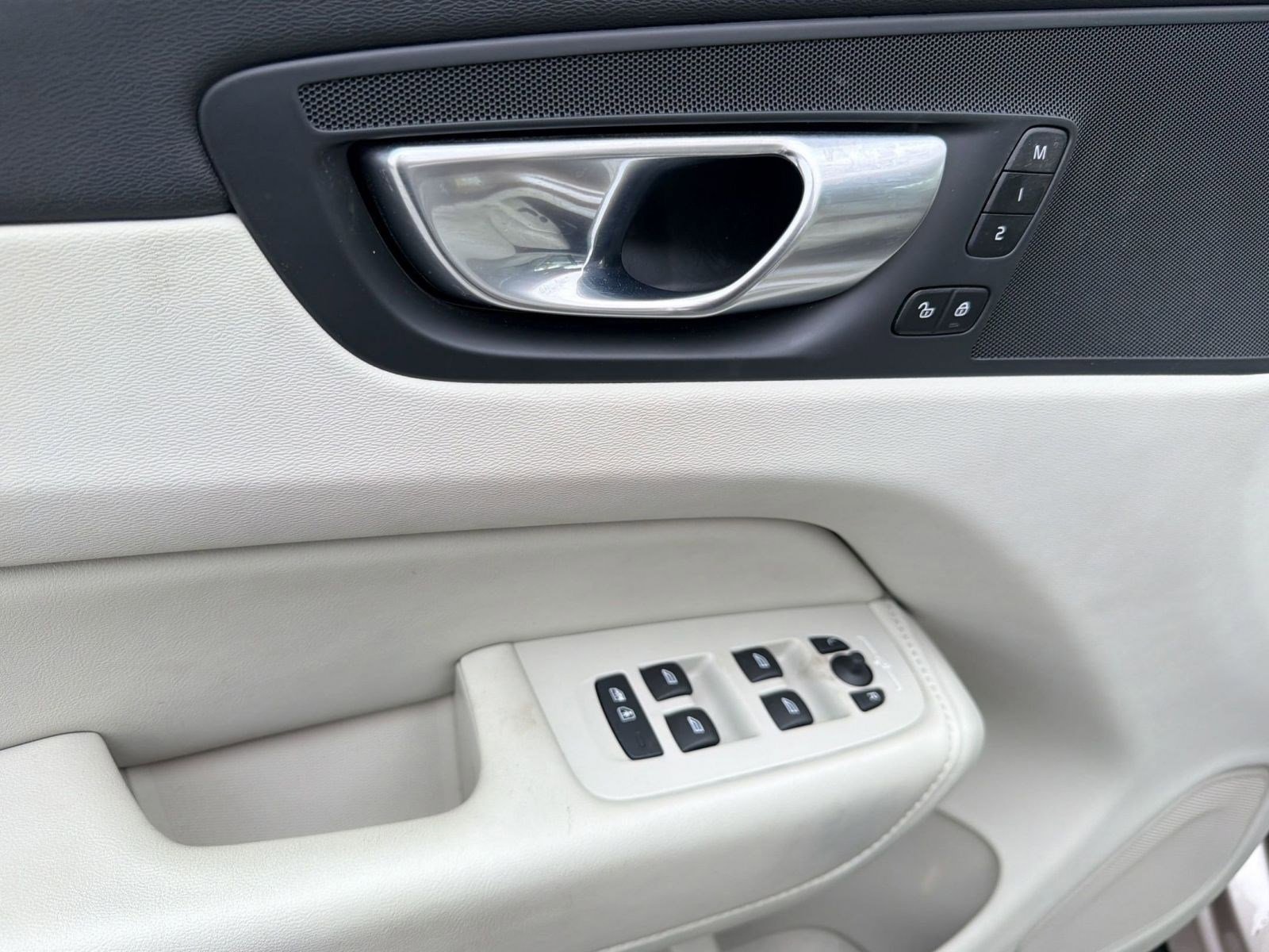 Certified 2024 Volvo XC60 B5 Plus w/ Climate Package image 13