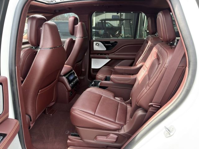 Used 2023 Lincoln Aviator Black Label w/ Class IV Trailer Tow Package image 17