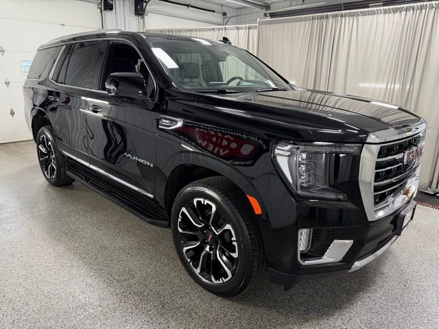 Used 2022 GMC Yukon SLT w/ SLT Luxury Package AWD/4WD image 3