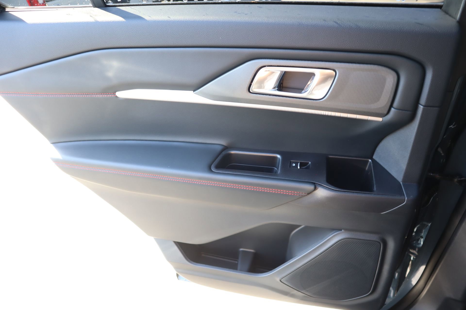 New 2026 Ford Explorer ST-Line w/ ST-Line Street Pack image 19