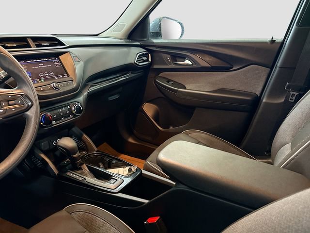Used 2022 Chevrolet TrailBlazer LT w/ LPO, Blackout Package image 23