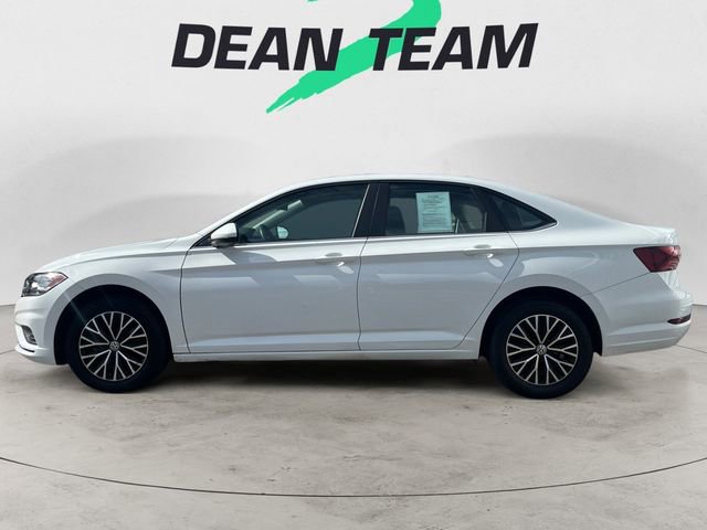 Used 2020 Volkswagen Jetta SE w/ SE Cold Weather Package FWD image 4