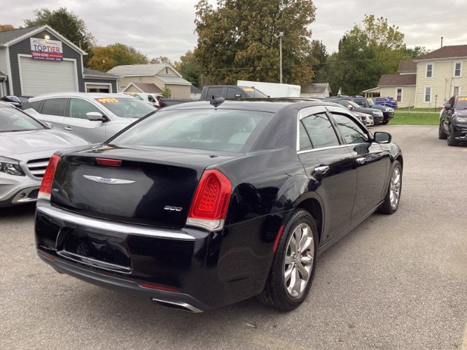 Used 2018 Chrysler 300 Limited image 3