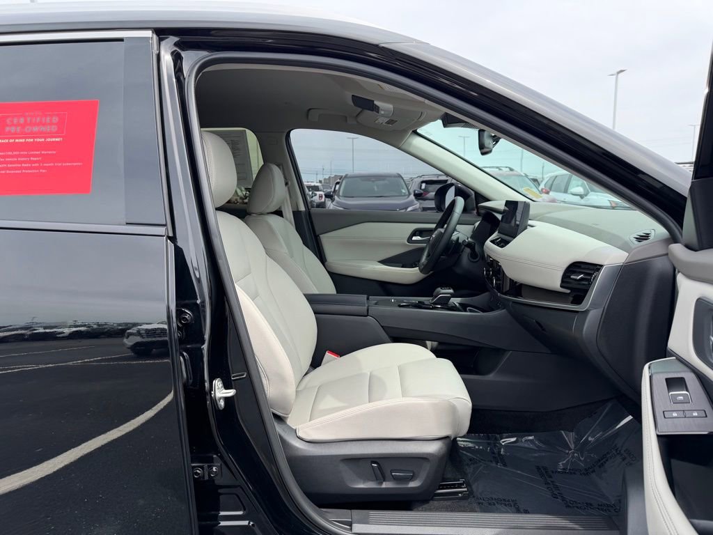 Used 2025 Nissan Rogue SL FWD image 22