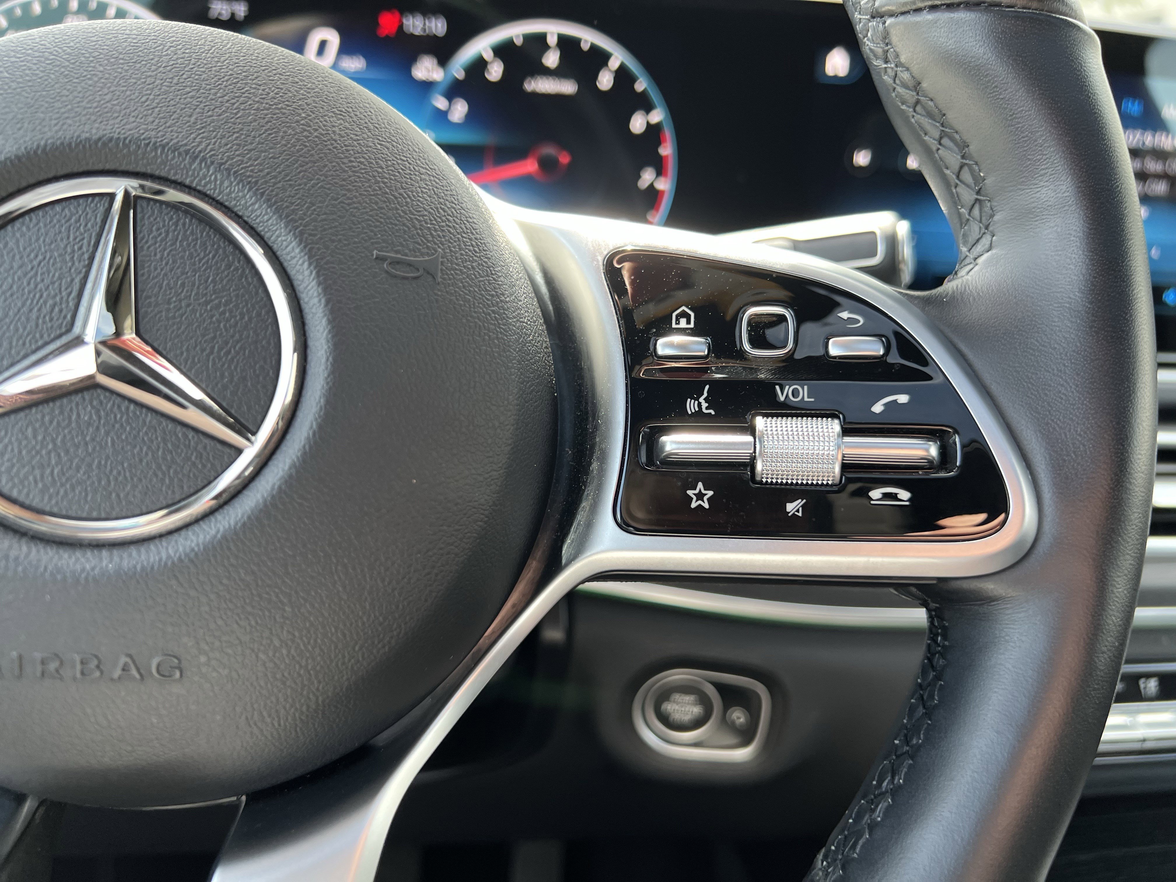 Certified 2023 Mercedes-Benz GLE 350 w/ Premium Package image 20