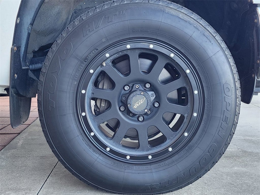 Used 2017 Toyota Tundra SR5 image 4