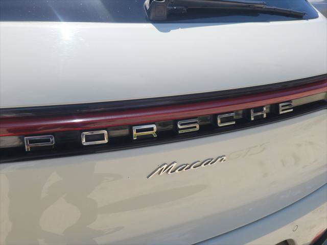 Used 2020 Porsche Macan w/ Premium Package Plus AWD/4WD image 8