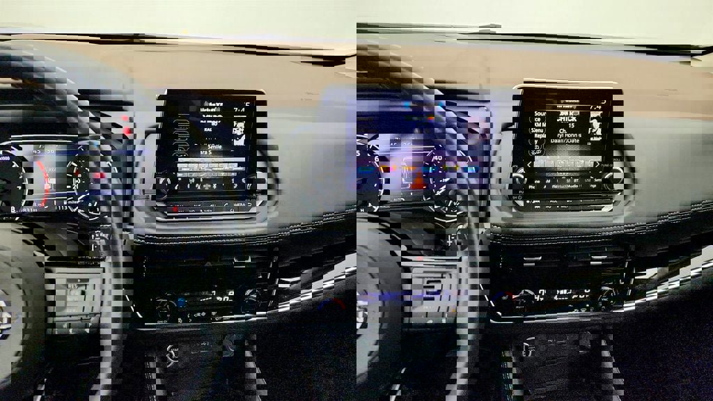 Used 2023 Nissan Rogue SL image 18