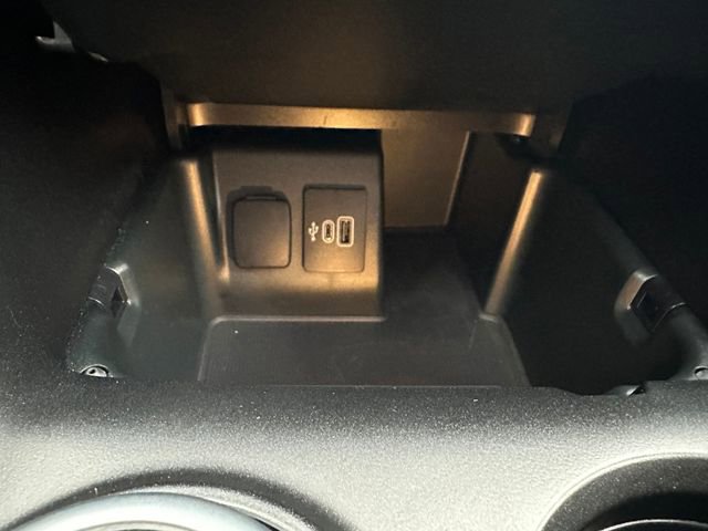 Used 2025 Ford Explorer ST image 18