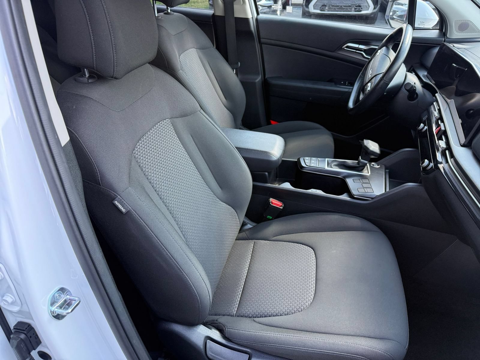 Used 2026 Kia Sportage LX FWD image 35