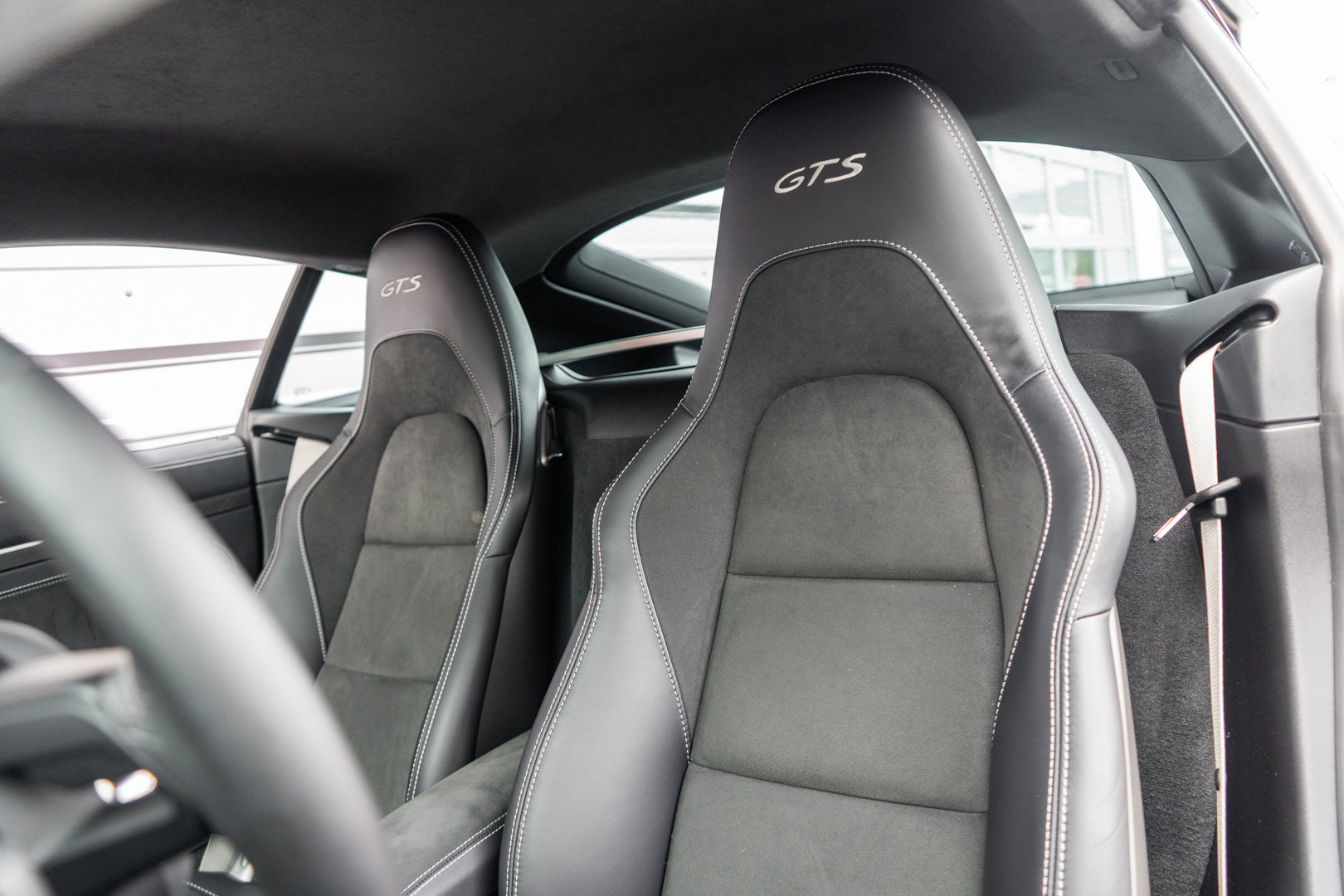 Used 2025 Porsche 718 Cayman GTS RWD image 9