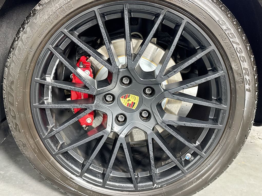 Used 2021 Porsche Cayenne GTS image 12