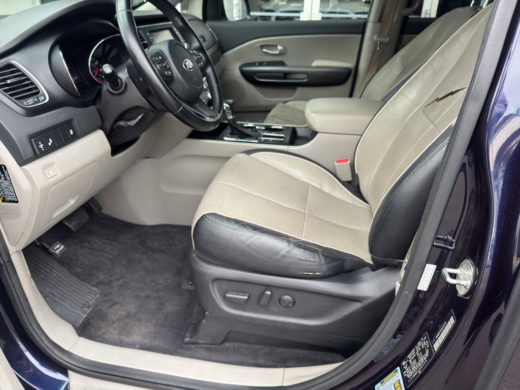 Used 2019 Kia Sedona EX image 5