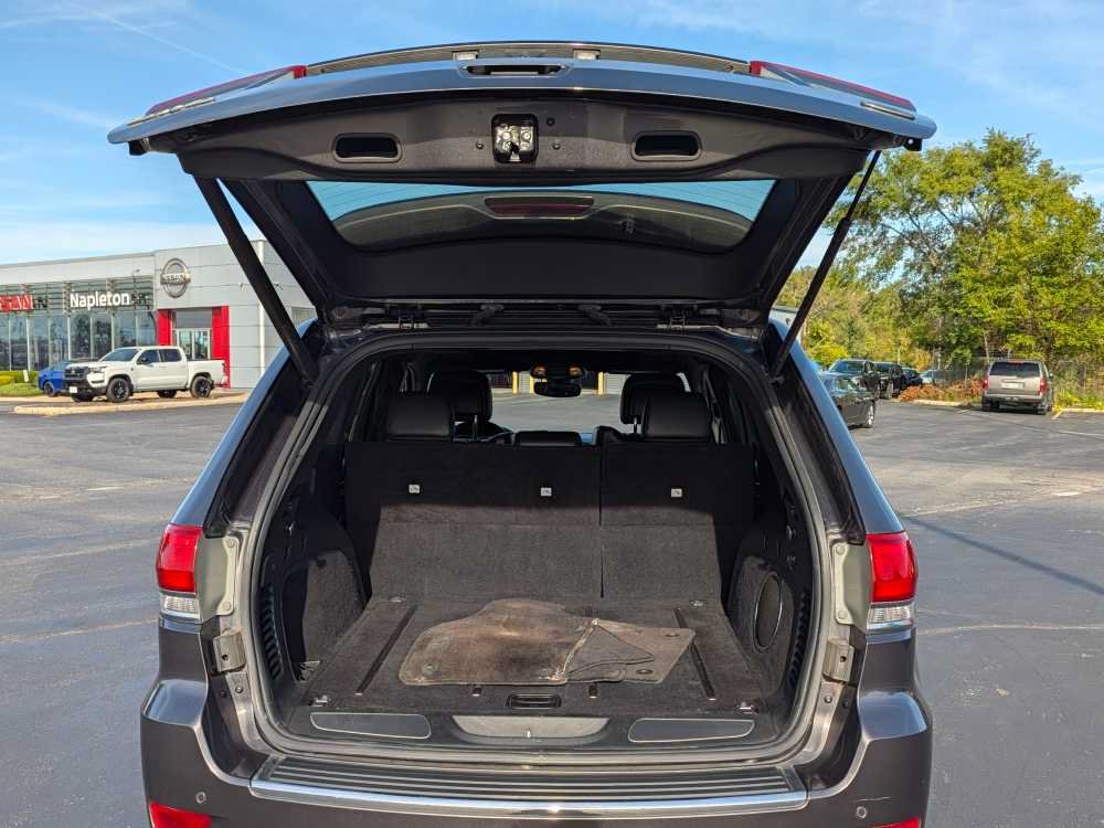 Used 2017 Jeep Grand Cherokee Overland AWD/4WD image 23