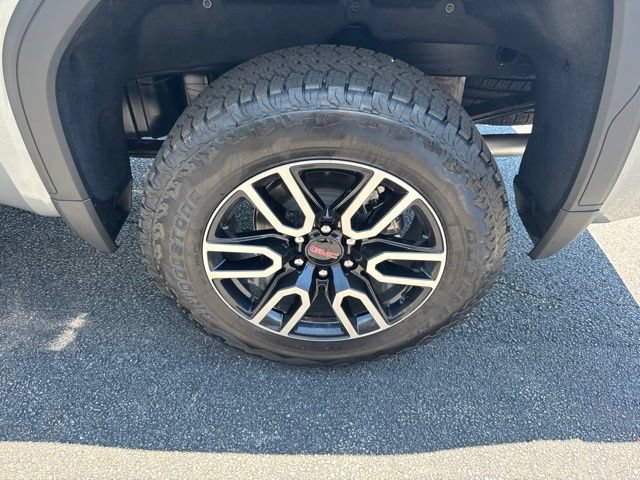 New 2026 GMC Sierra 1500 AT4 w/ AT4 Premium Package AWD/4WD image 22