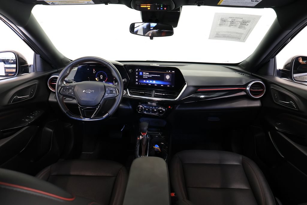 Used 2025 Chevrolet Trax RS w/ Driver Confidence Package FWD image 24
