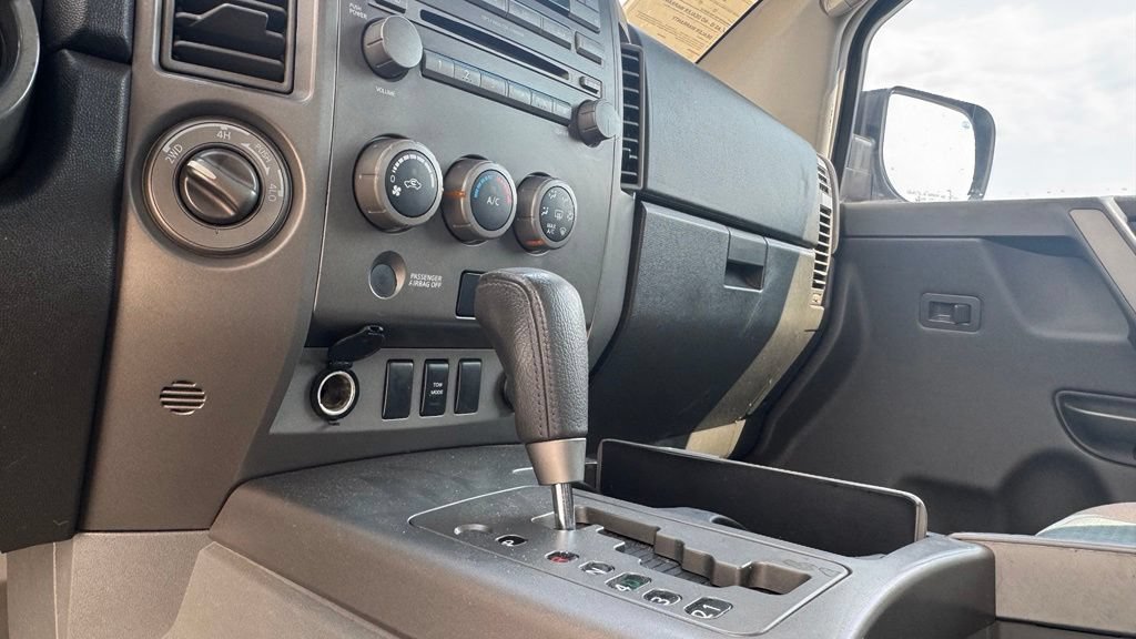 Used 2006 Nissan Titan SE AWD/4WD image 16