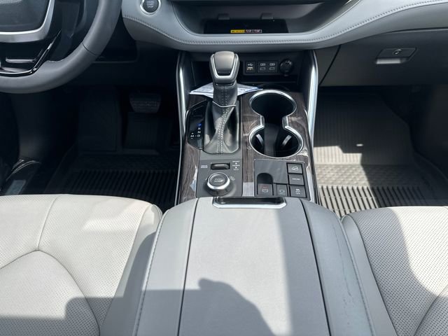 New 2026 Toyota Highlander Limited AWD/4WD image 11