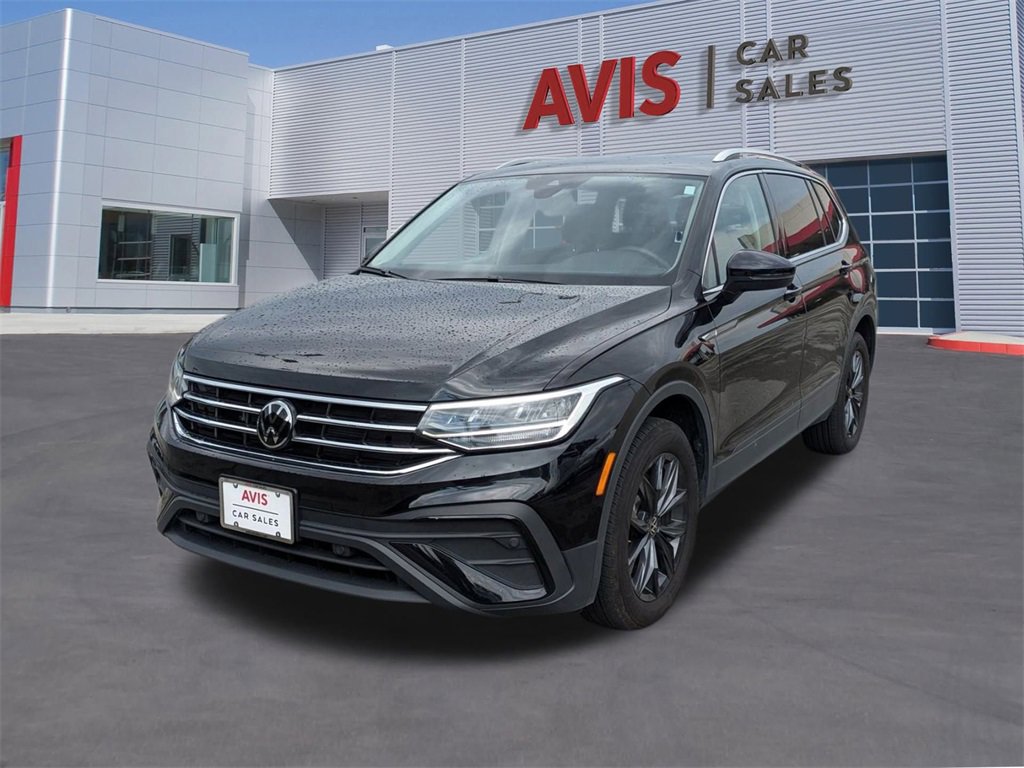 Used 2024 Volkswagen Tiguan SE image 1