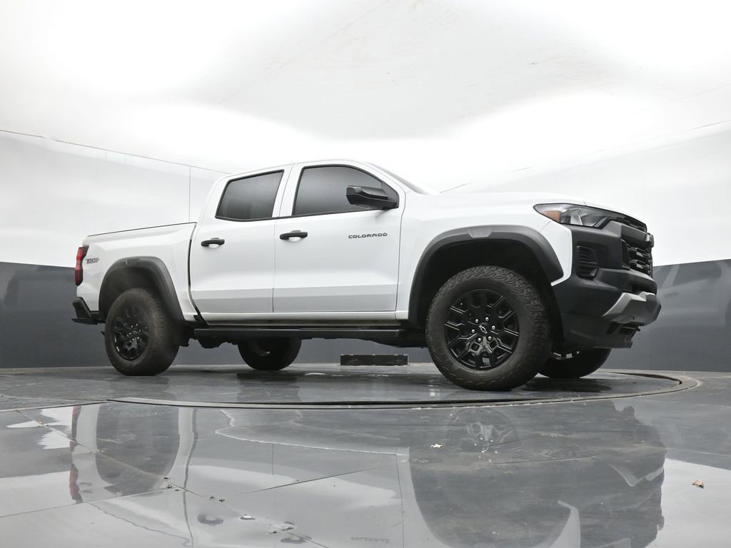 Used 2024 Chevrolet Colorado Trail Boss w/ Technology Package image 44