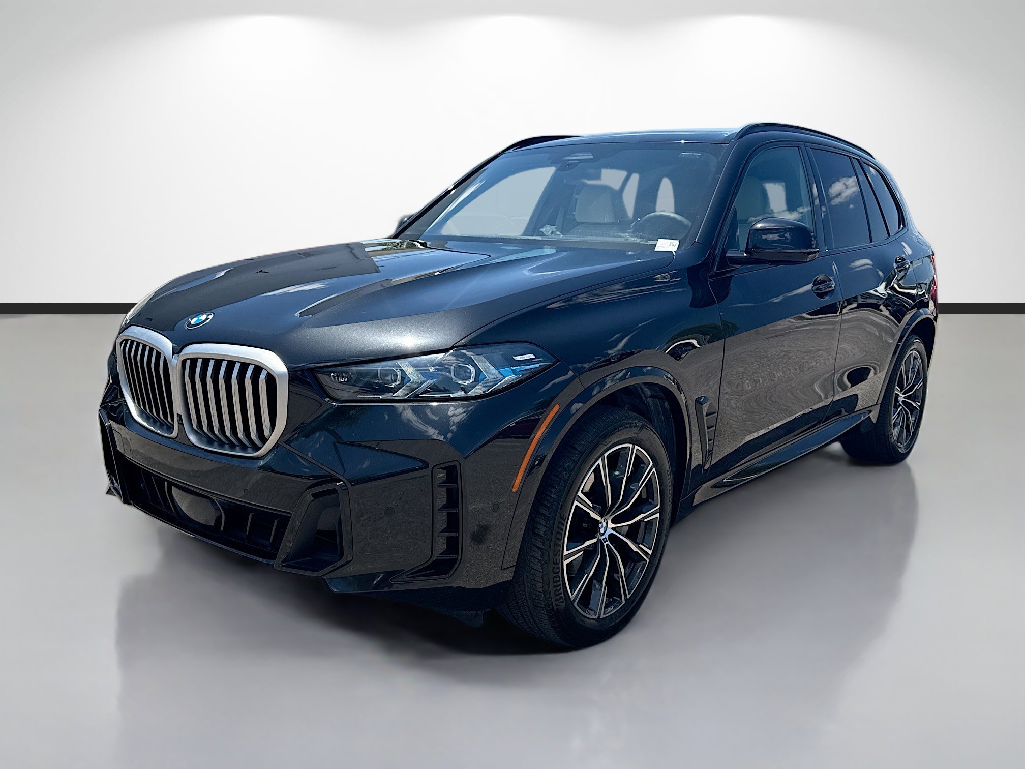 Used 2024 BMW X5 xDrive40i w/ M Sport Package AWD/4WD image 7