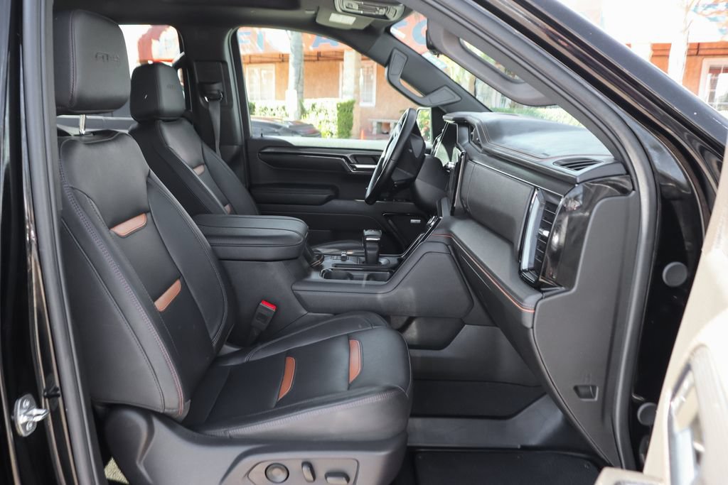 Used 2024 GMC Sierra 1500 AT4 w/ Technology Package AWD/4WD image 42
