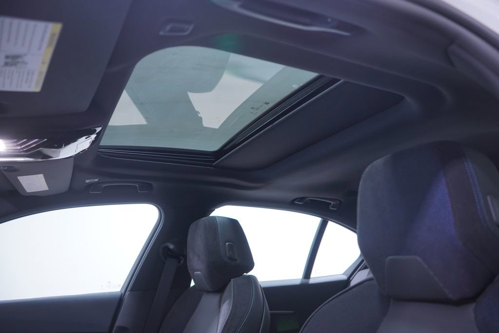 New 2026 BMW i5 eDrive40 w/ M Sport Package image 8