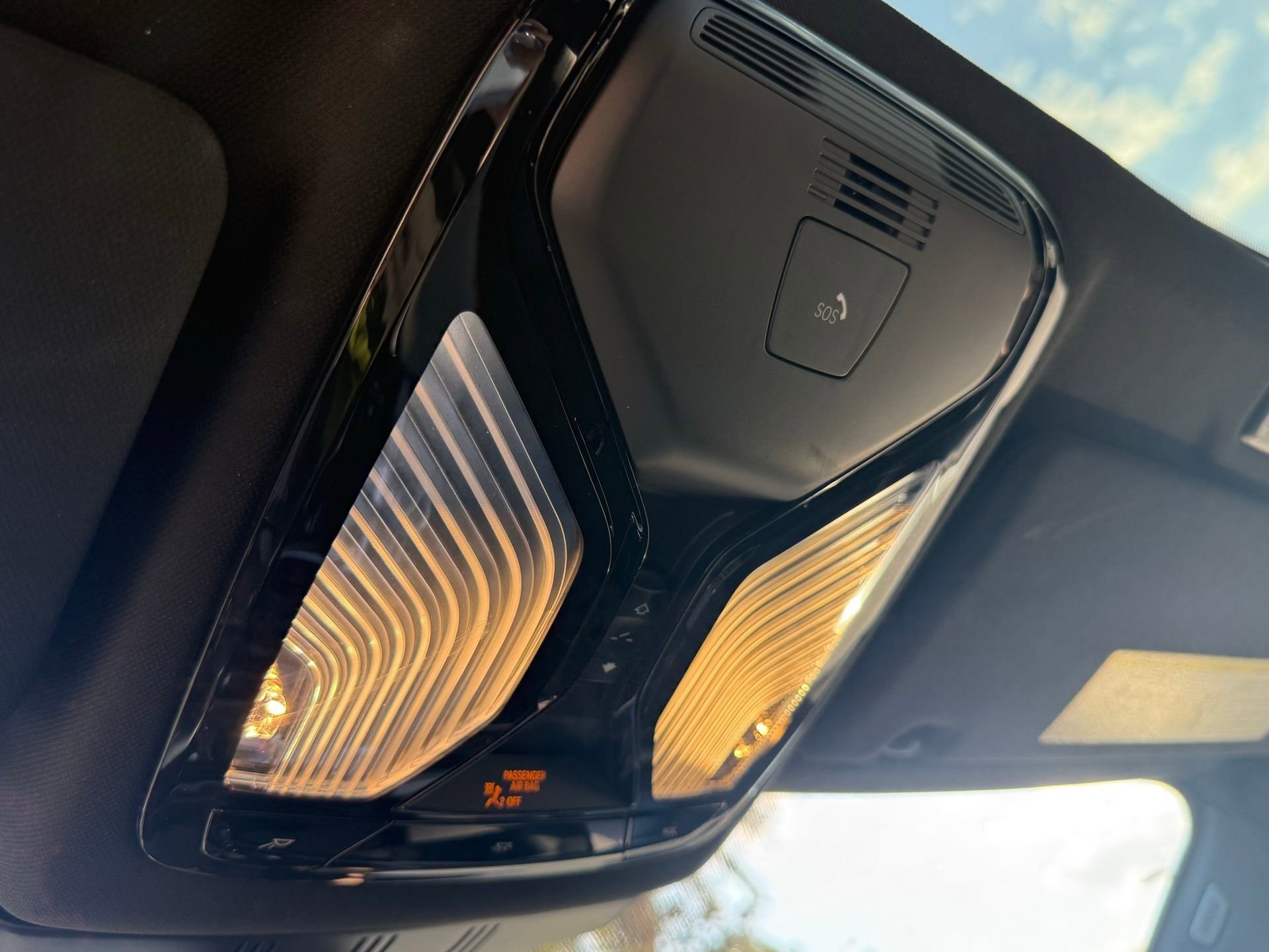 Used 2023 BMW 530e xDrive w/ Premium Package image 39