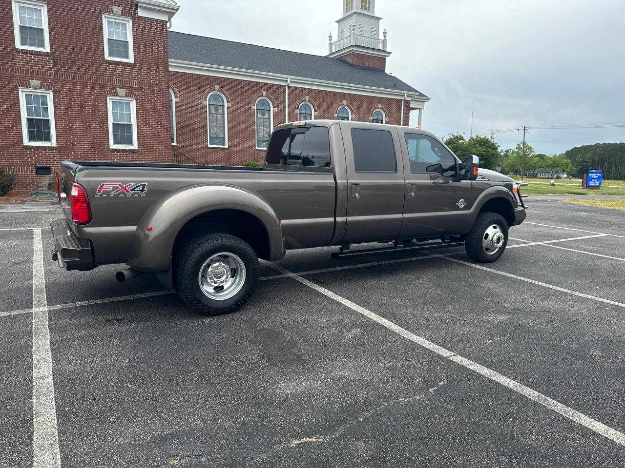Used 2016 Ford F350 Lariat w/ Lariat Ultimate Package AWD/4WD image 4