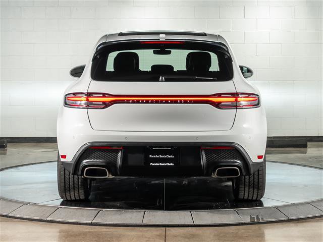 Used 2025 Porsche Macan image 10