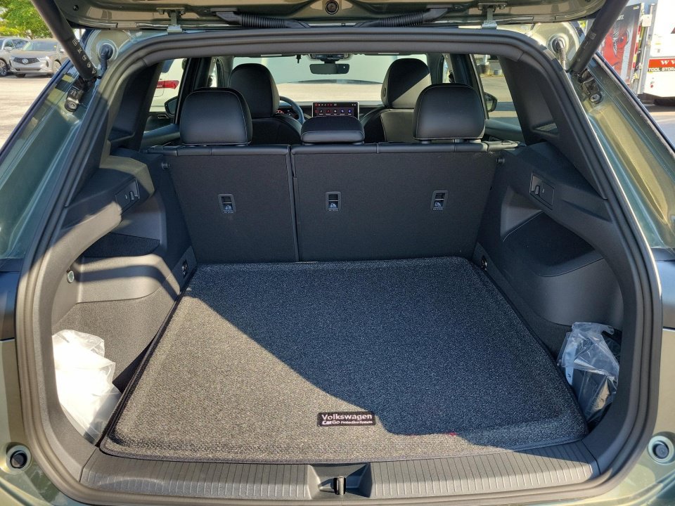 New 2026 Volkswagen Tiguan SE R-Line FWD image 15