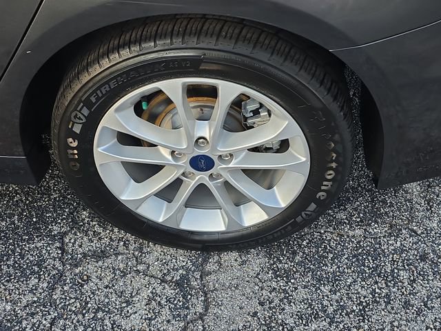 Used 2020 Ford Fusion SE image 5