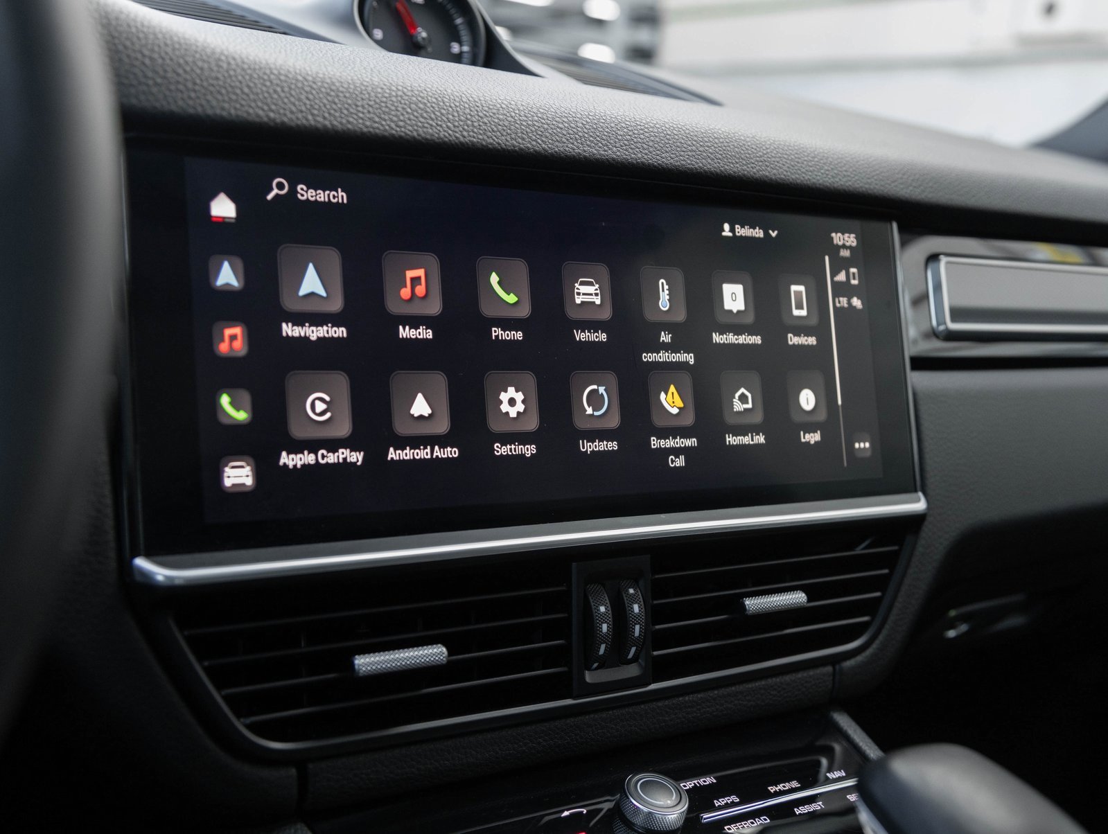 Used 2022 Porsche Cayenne Platinum Edition image 24