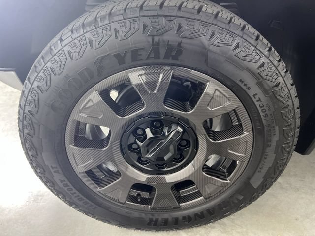 Certified 2026 GMC Hummer EV 3X w/ Carbon Fiber Edition Package AWD/4WD image 33