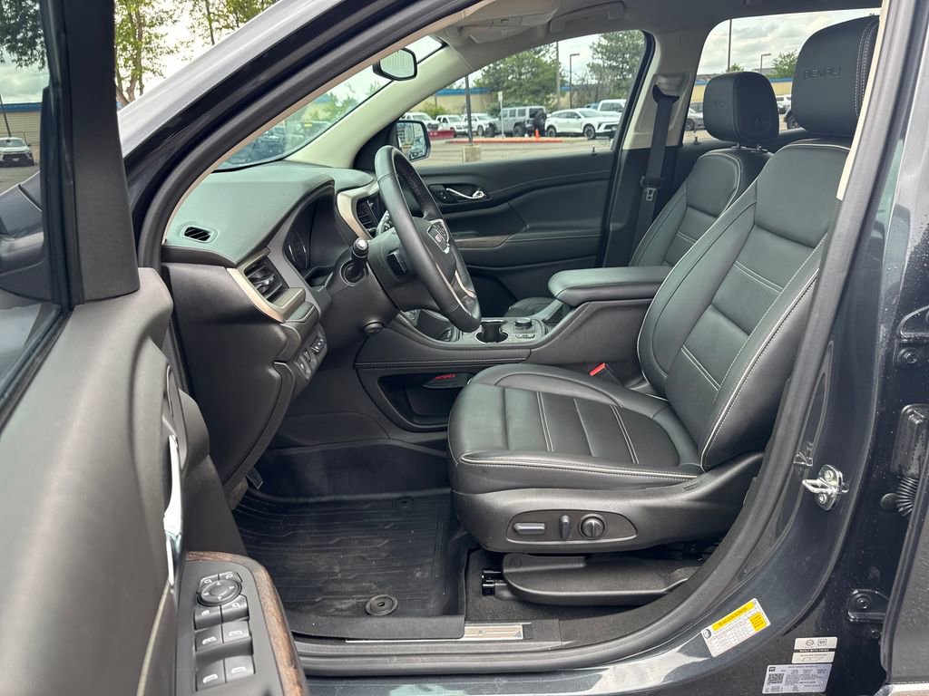 Used 2023 GMC Acadia Denali w/ Trailering Package AWD/4WD image 10