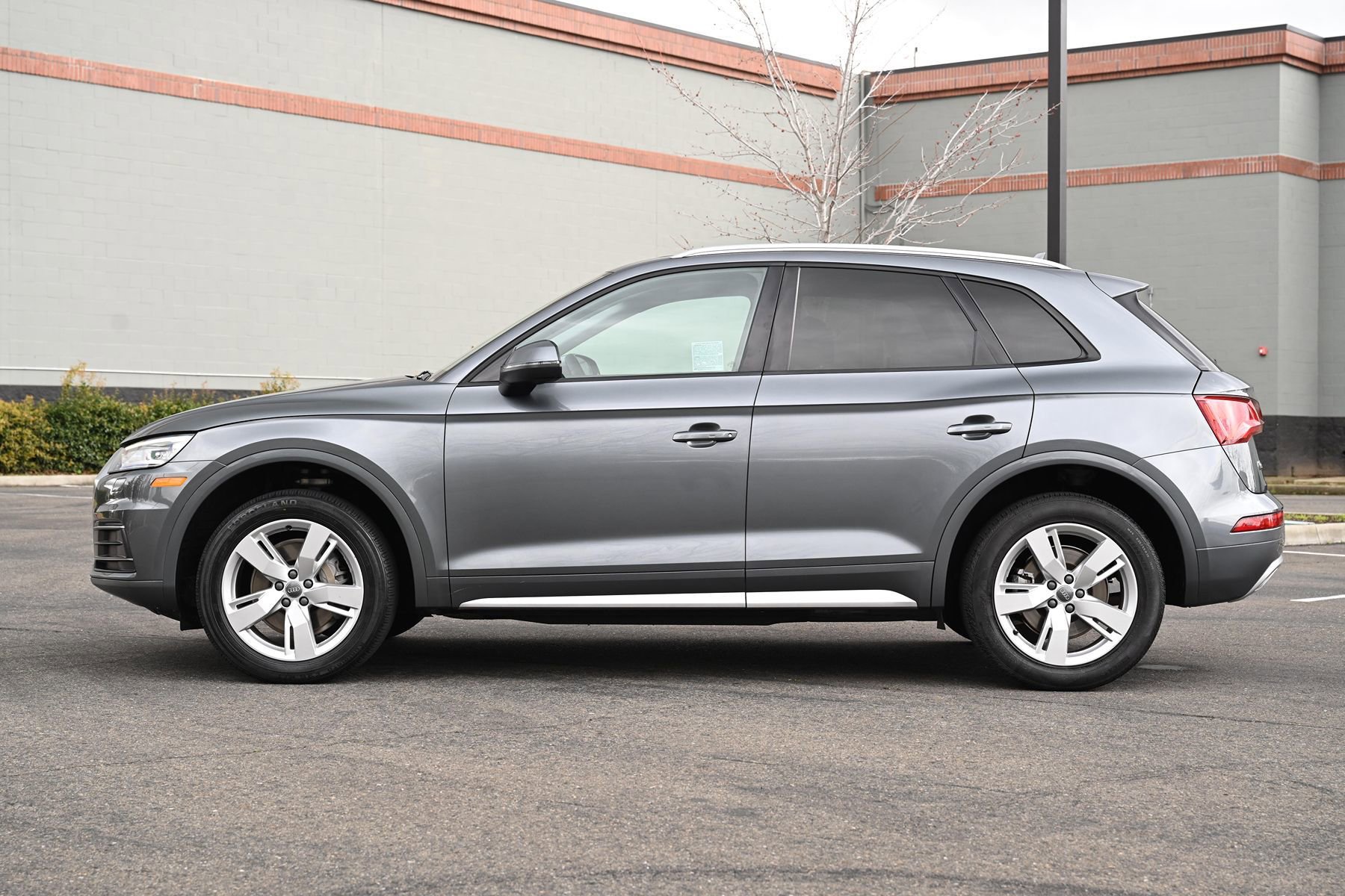 Used 2018 Audi Q5 2.0T Premium w/ Convenience Package AWD/4WD image 4