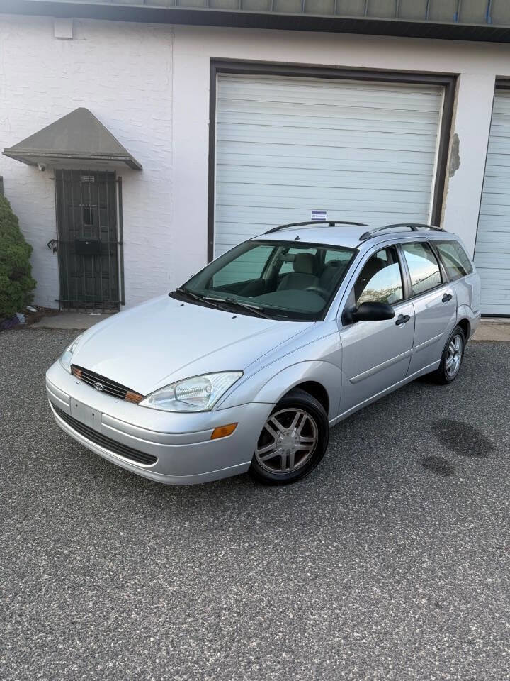 Used 2001 Ford Focus SE FWD image 1