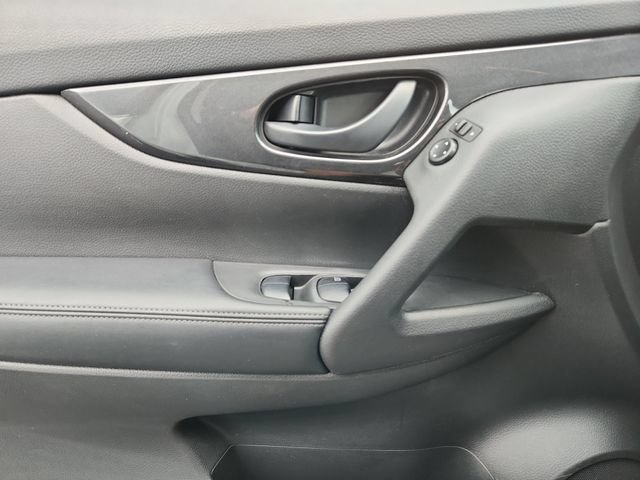 Used 2019 Nissan Rogue S AWD/4WD image 13