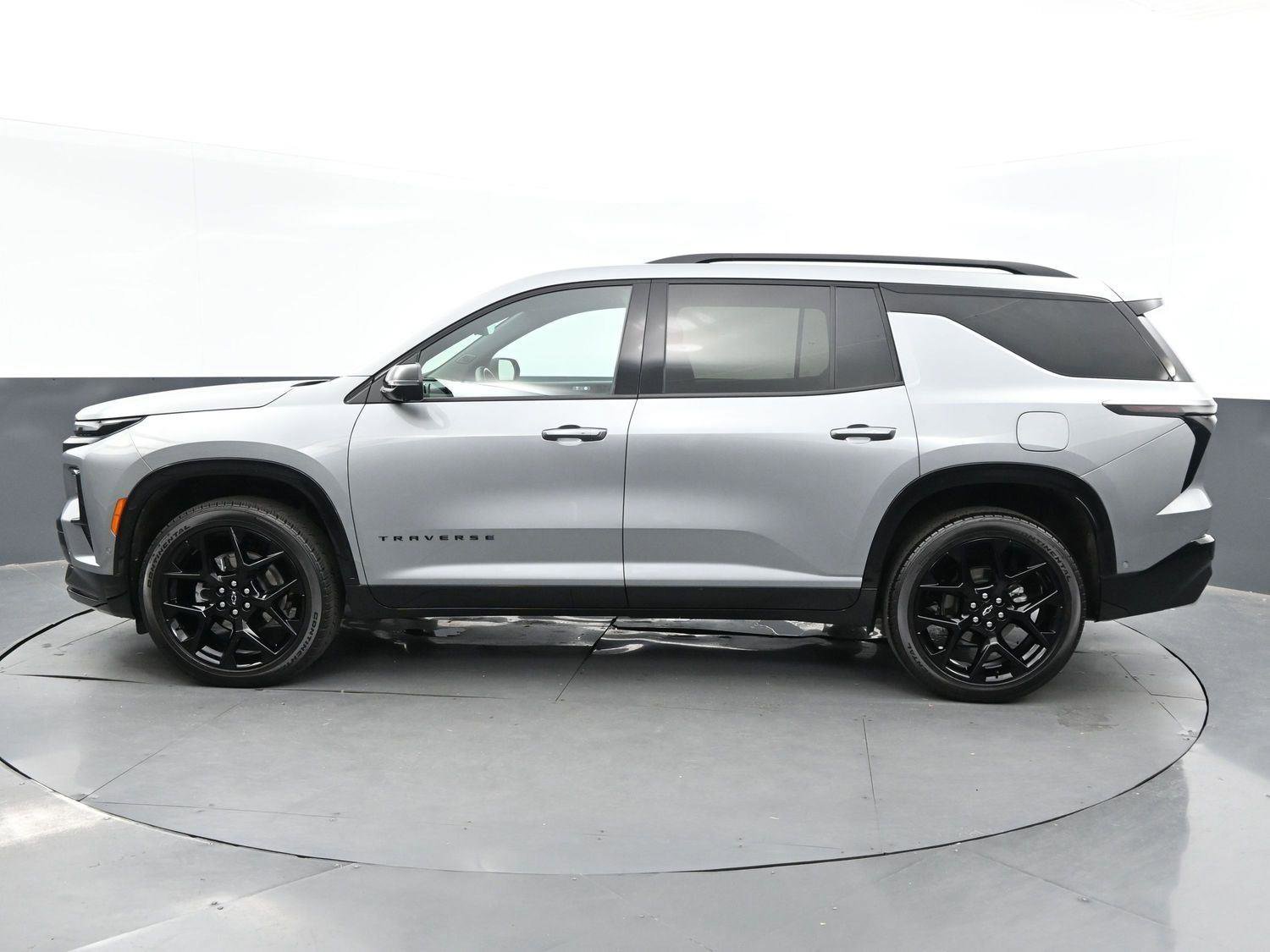 Used 2024 Chevrolet Traverse RS w/ LPO, Floor Liner Package AWD/4WD image 4
